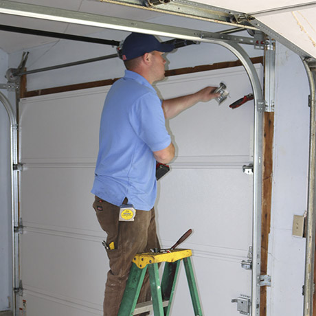 5 Signs Your Garage Door Needs Service in Prairieville